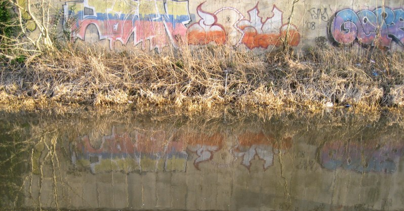 Canal graffitti