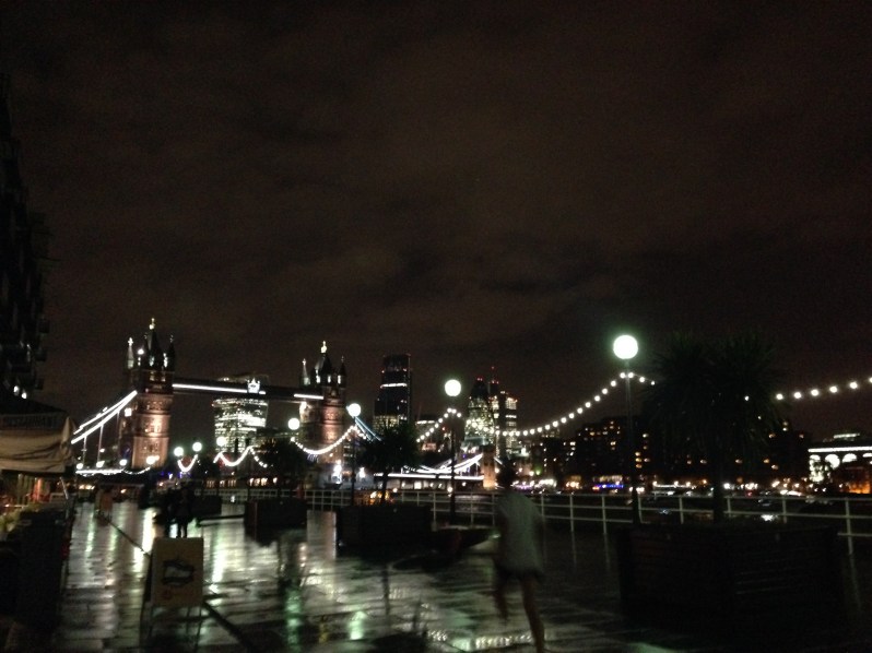runners along the Thames bank